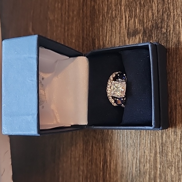 Size 5 Bradford Exchange Bridal Set - Picture 3 of 10